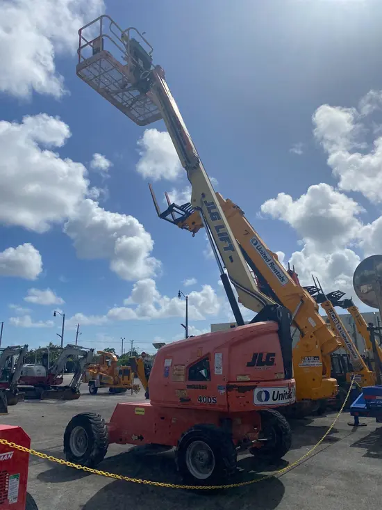 2017 JLG 400S Boom Lift