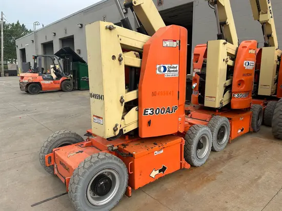 2016 JLG E300AJP Articulating Boom Lift