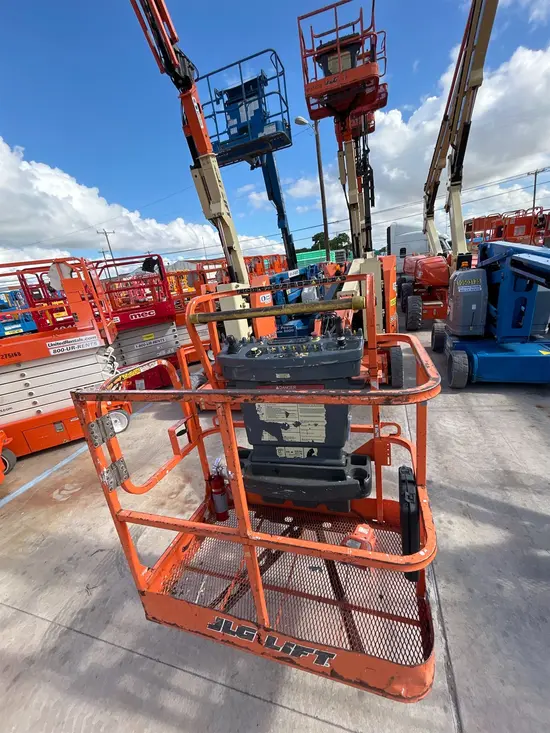 2017 JLG E300AJP Articulating Boom Lift