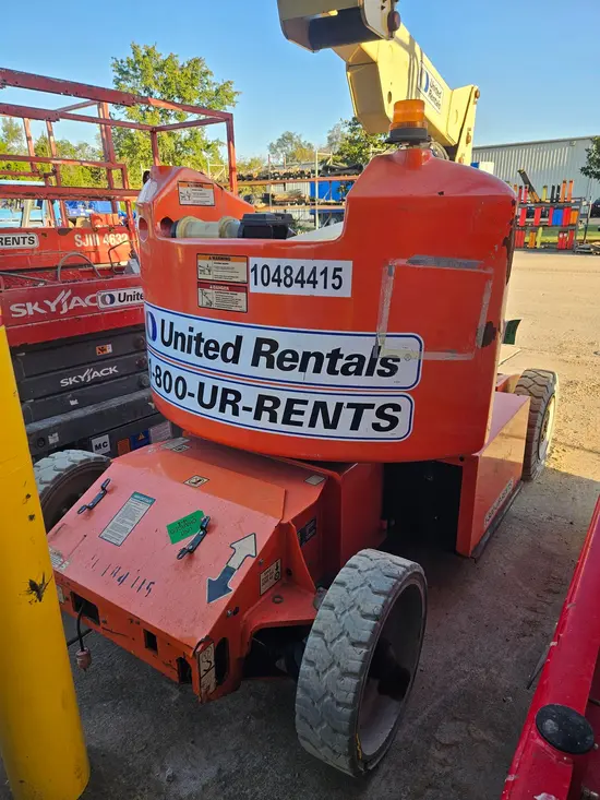 2016 JLG E400AJPN Articulating Boom Lift