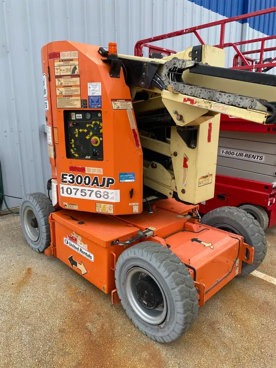 2018 JLG E300AJP Articulating Boom Lift