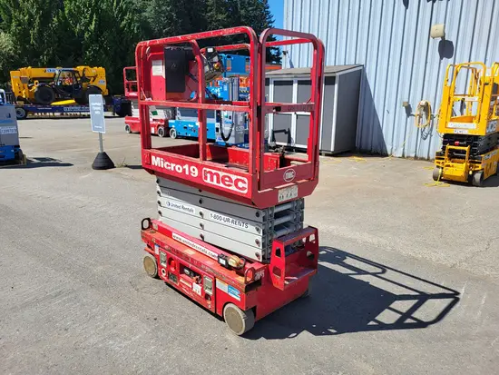 2018 MEC MICRO 19 Scissor Lift