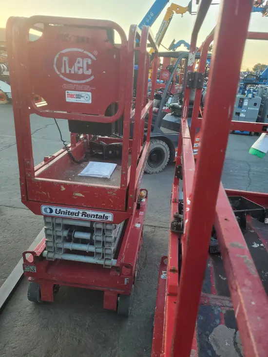 2018 MEC 1330SE Scissor Lift