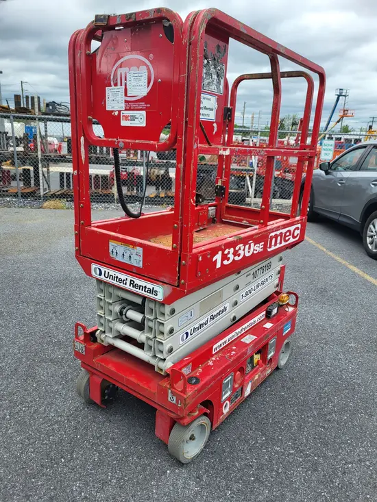 2018 MEC 1330SE Scissor Lift