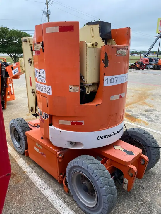 2018 JLG E300AJP Articulating Boom Lift