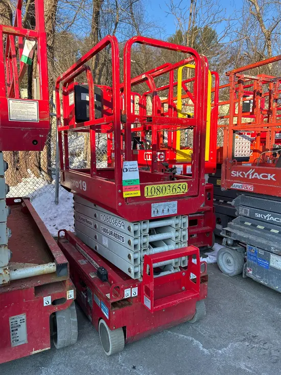 2018 MEC MICRO 19 Scissor Lift