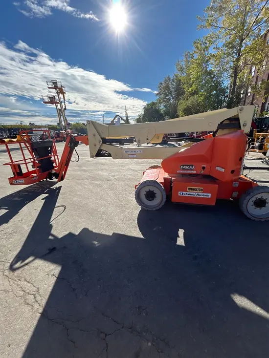 2017 JLG E450AJ Articulating Boom Lift