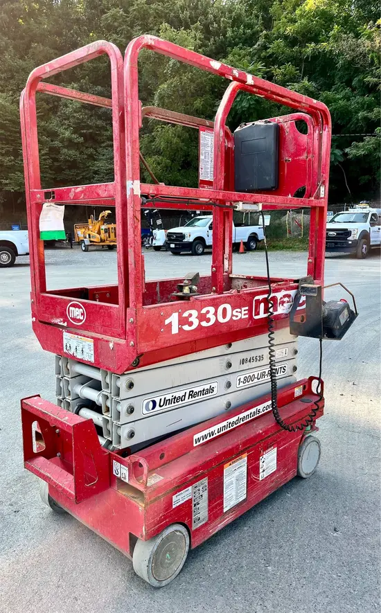 2018 MEC 1330SE Scissor Lift