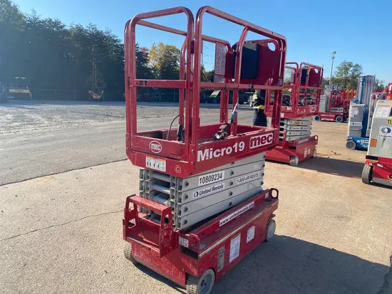 2018 MEC MICRO 19 Scissor Lift