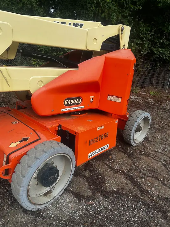 2017 JLG E450AJ Articulating Boom Lift