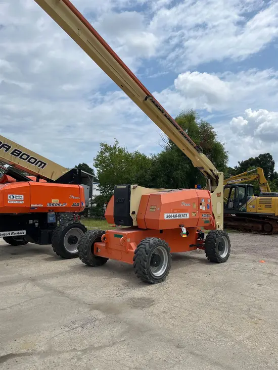 2016 JLG 800AJ Articulating Boom Lift