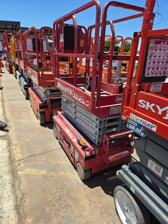 2019 MEC MICRO 19 Scissor Lift