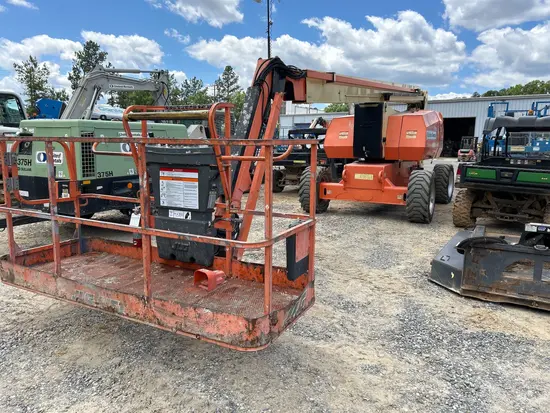 2017 JLG 800AJ Articulating Boom Lift