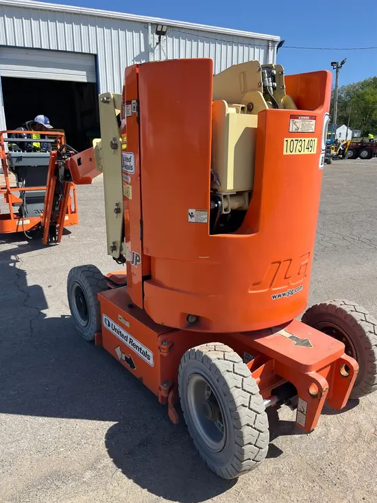 2018 JLG E300AJP Articulating Boom Lift