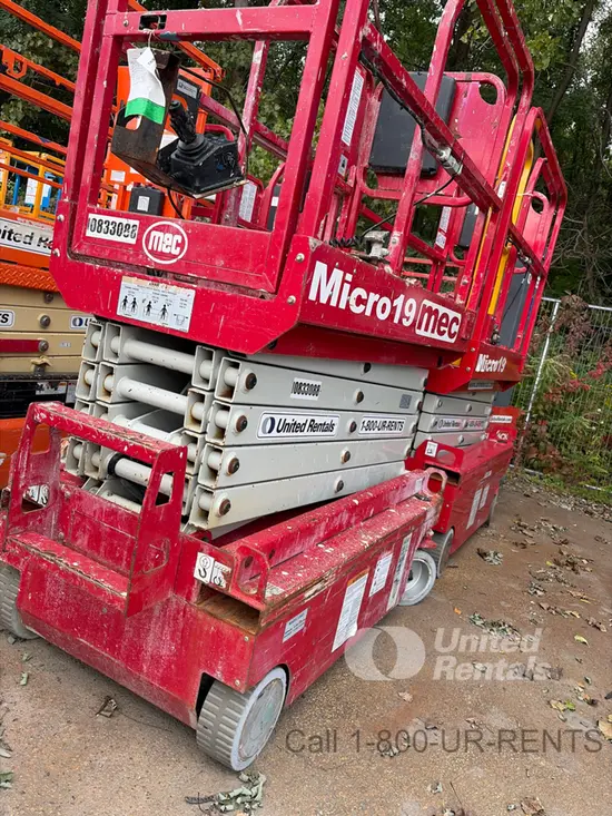 2018 MEC MICRO 19 Scissor Lift