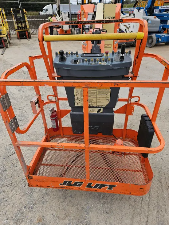 2018 JLG E300AJP Articulating Boom Lift