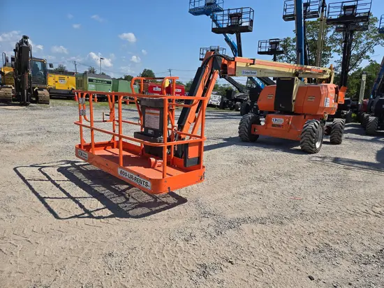 2017 JLG 800AJ Articulating Boom Lift