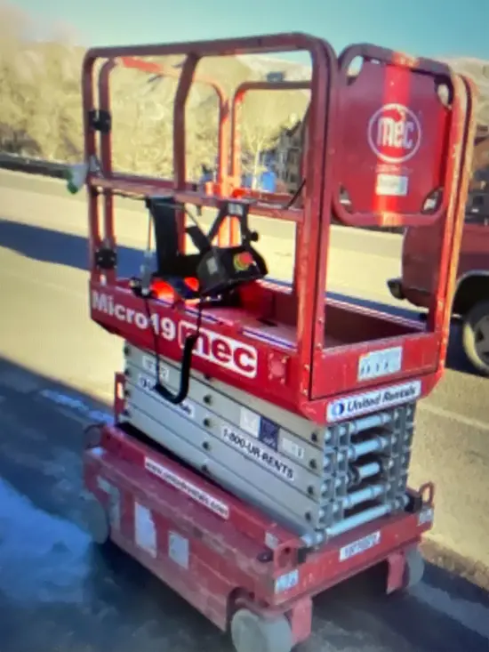 2018 MEC MICRO 19 Scissor Lift