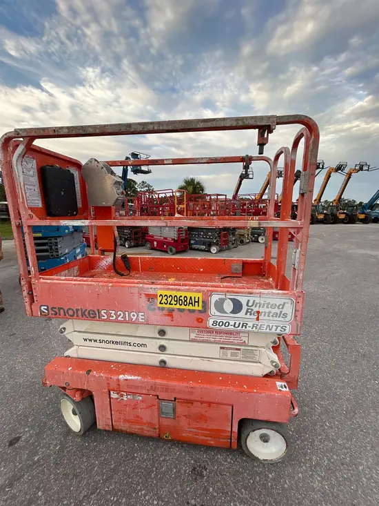 2019 Snorkel S3219E Scissor Lift