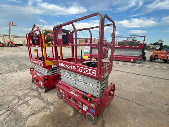2019 MEC MICRO 19 Scissor Lift