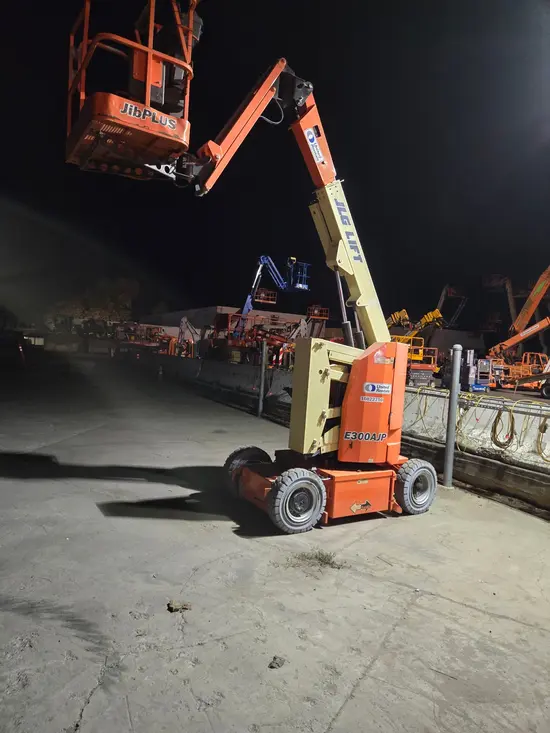 2018 JLG E300AJP Articulating Boom Lift