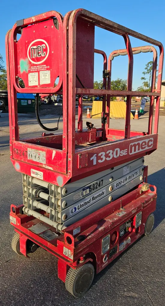 2018 MEC 1330SE Scissor Lift
