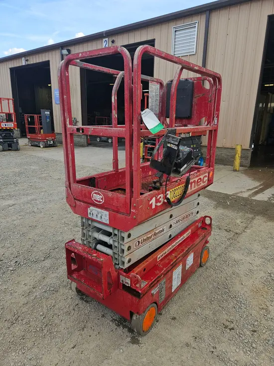 2018 MEC 1330SE Scissor Lift