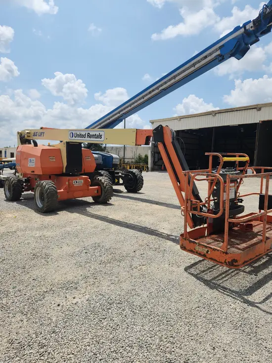 2017 JLG 800AJ Articulating Boom Lift