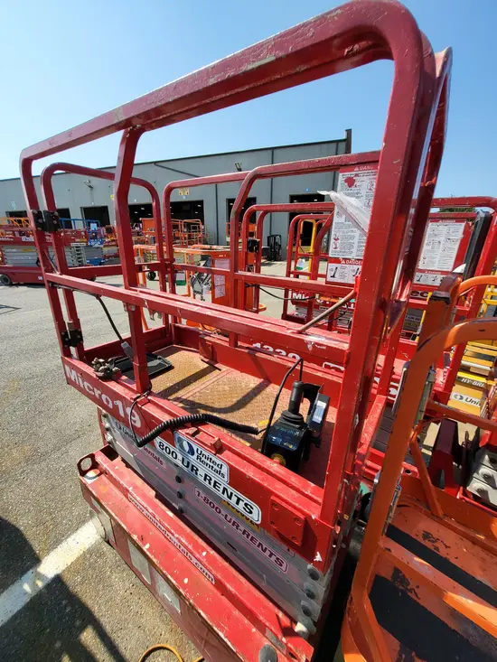 2018 MEC MICRO 19 Scissor Lift