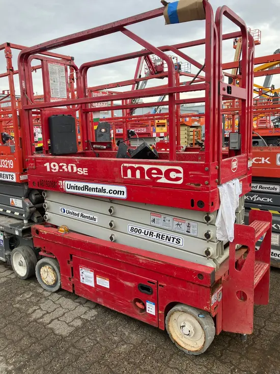 2017 MEC 1930SE Scissor Lift