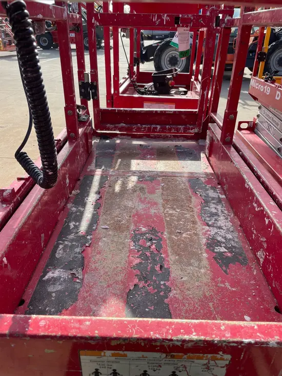 2018 MEC 1330SE Scissor Lift