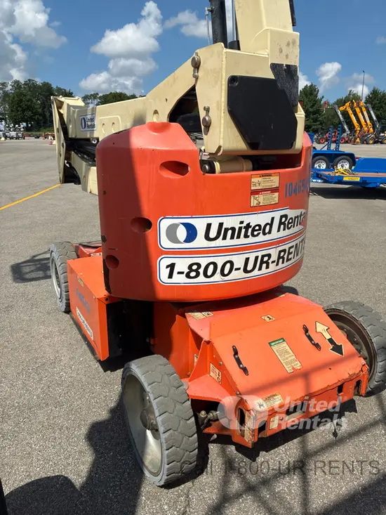 2016 JLG E400AJPN Articulating Boom Lift