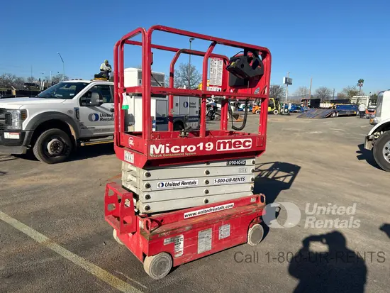 2019 MEC MICRO 19 Scissor Lift