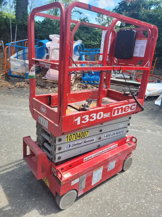 2017 MEC 1330SE Scissor Lift