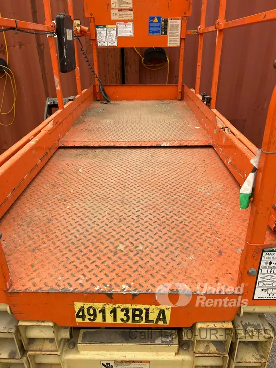 2017 JLG 3246ES Scissor Lift