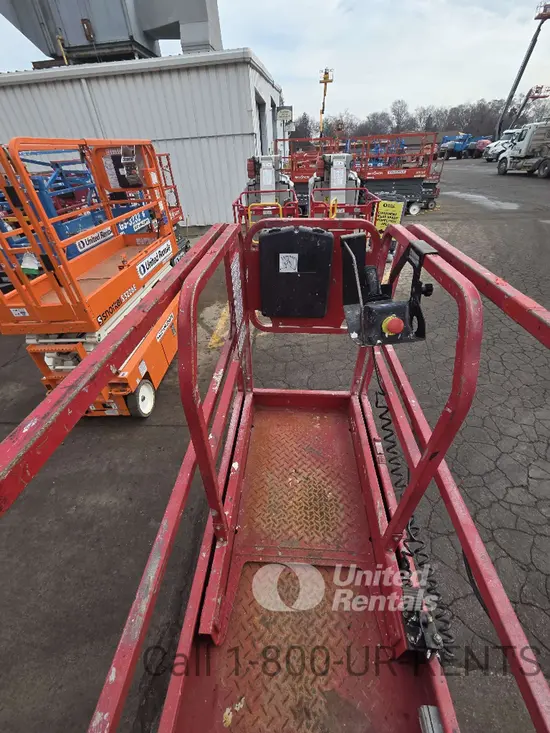 2018 MEC MICRO 19 Scissor Lift