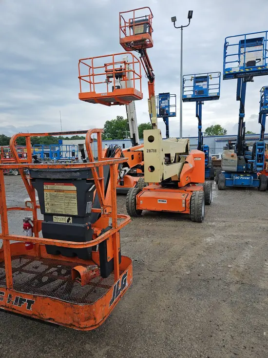 2016 JLG E450AJ Articulating Boom Lift