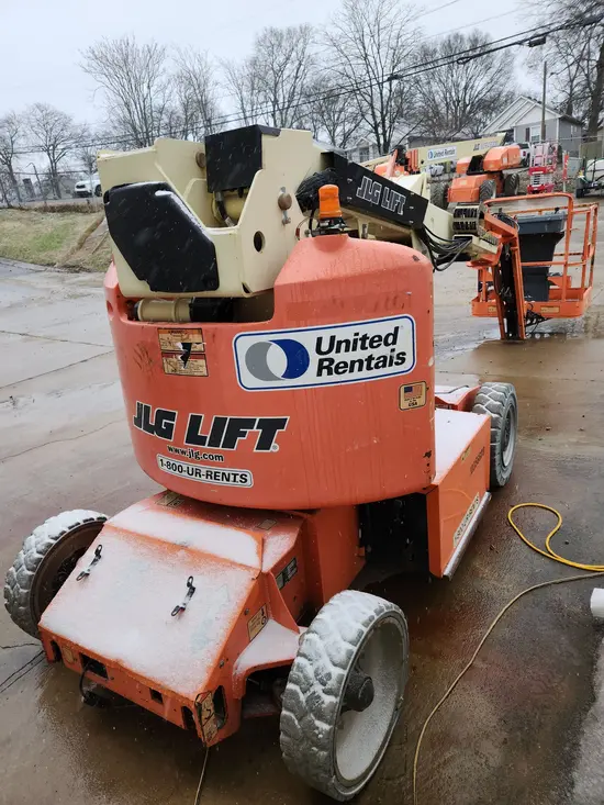 2015 JLG E400AJPN Articulating Boom Lift