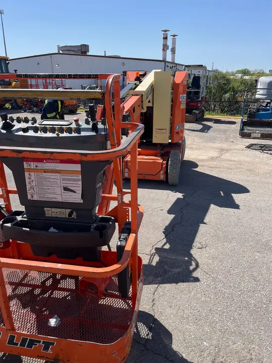 2018 JLG E300AJP Articulating Boom Lift