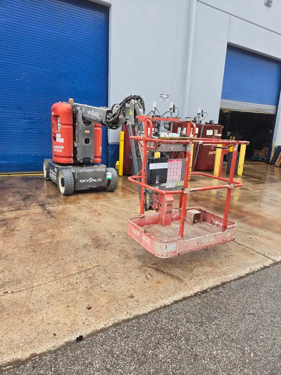 2018 Skyjack SJ30ARJE Articulating Boom Lift
