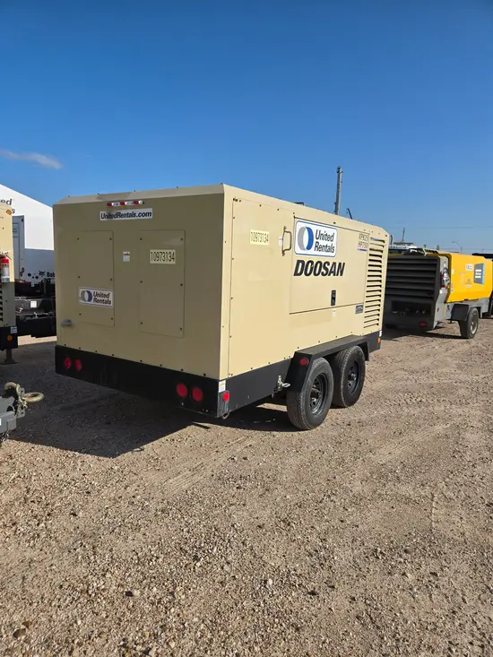 2019 Doosan XP825/HP750WCU Air Compressor