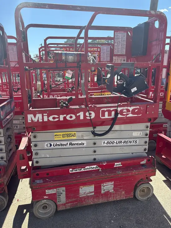 2018 MEC MICRO 19 Scissor Lift