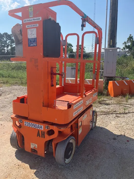2019 Snorkel TM12E Self-Propelled One-Person Lift