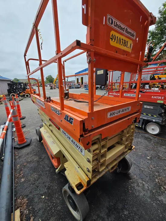2017 JLG 3246ES Scissor Lift