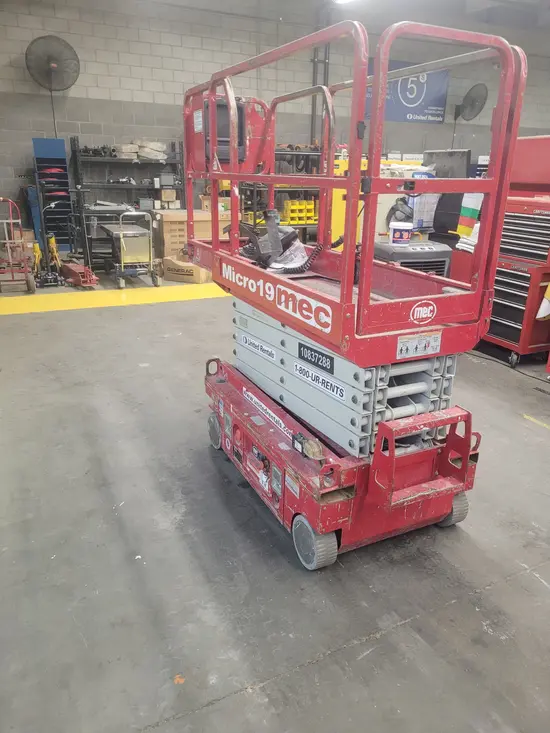 2018 MEC MICRO 19 Scissor Lift