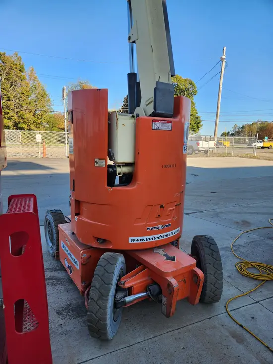 2015 JLG E300AJP Articulating Boom Lift