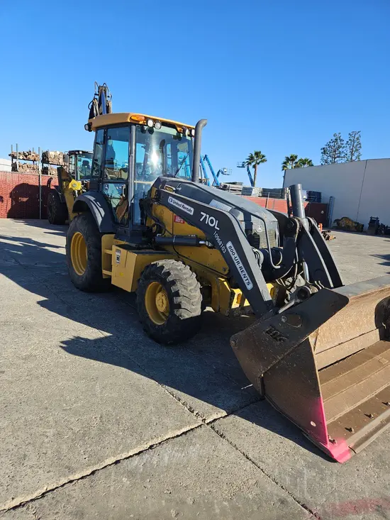 2019 John Deere 710L Backhoe Loader