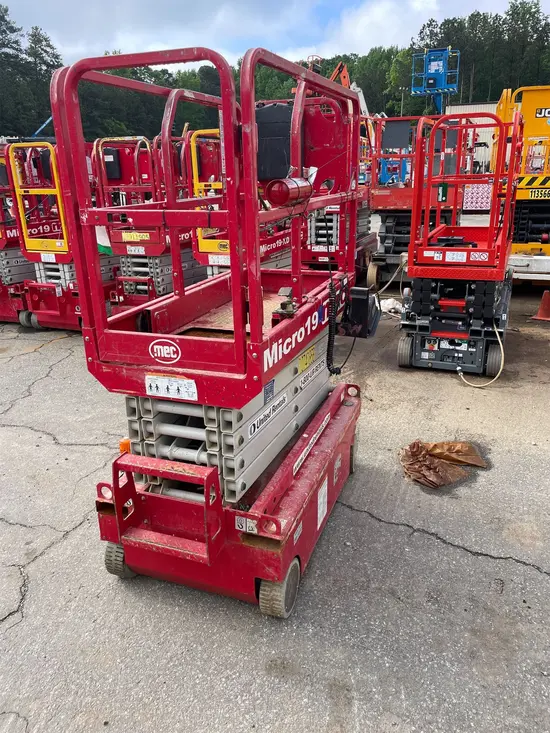 2018 MEC MICRO 19 Scissor Lift