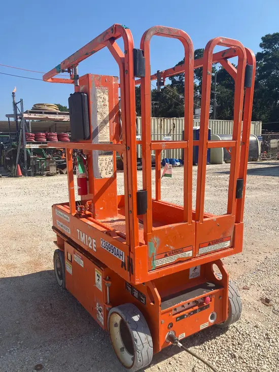 2019 Snorkel TM12E Self-Propelled One-Person Lift