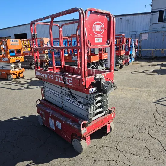 2019 MEC MICRO 19 Scissor Lift